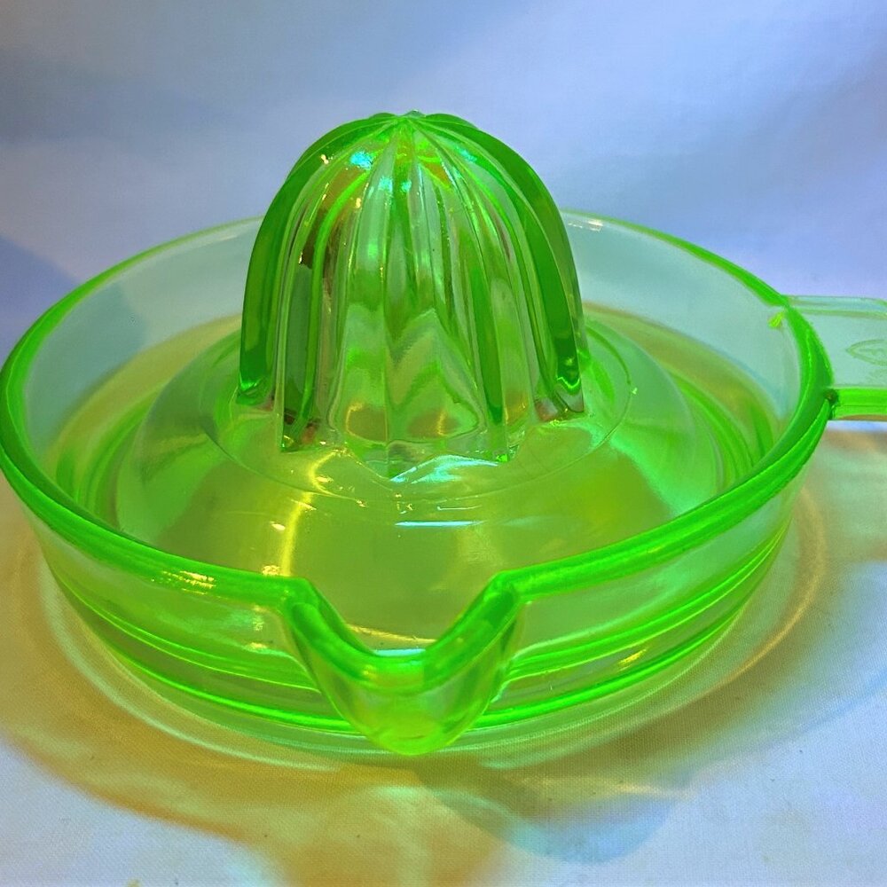 Federal Glass Depression Glass Green Uranium Glass UV Glows Citrus Juicer Reamer